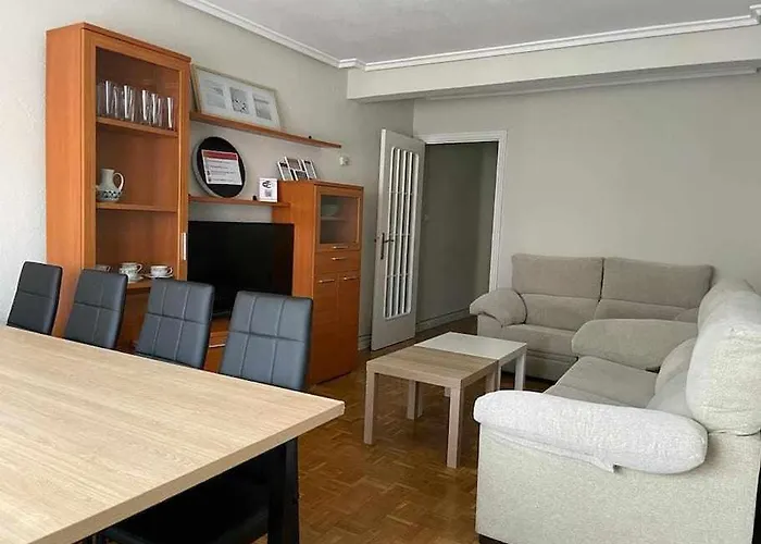 Oak Flat - 4 Habitaciones, 2 Banos, Terrazas-