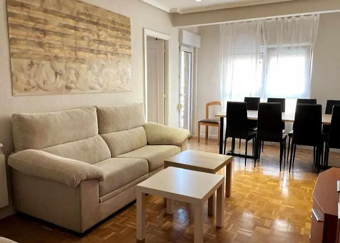 Oak Flat - 4 Habitaciones, 2 Banos, Terrazas-